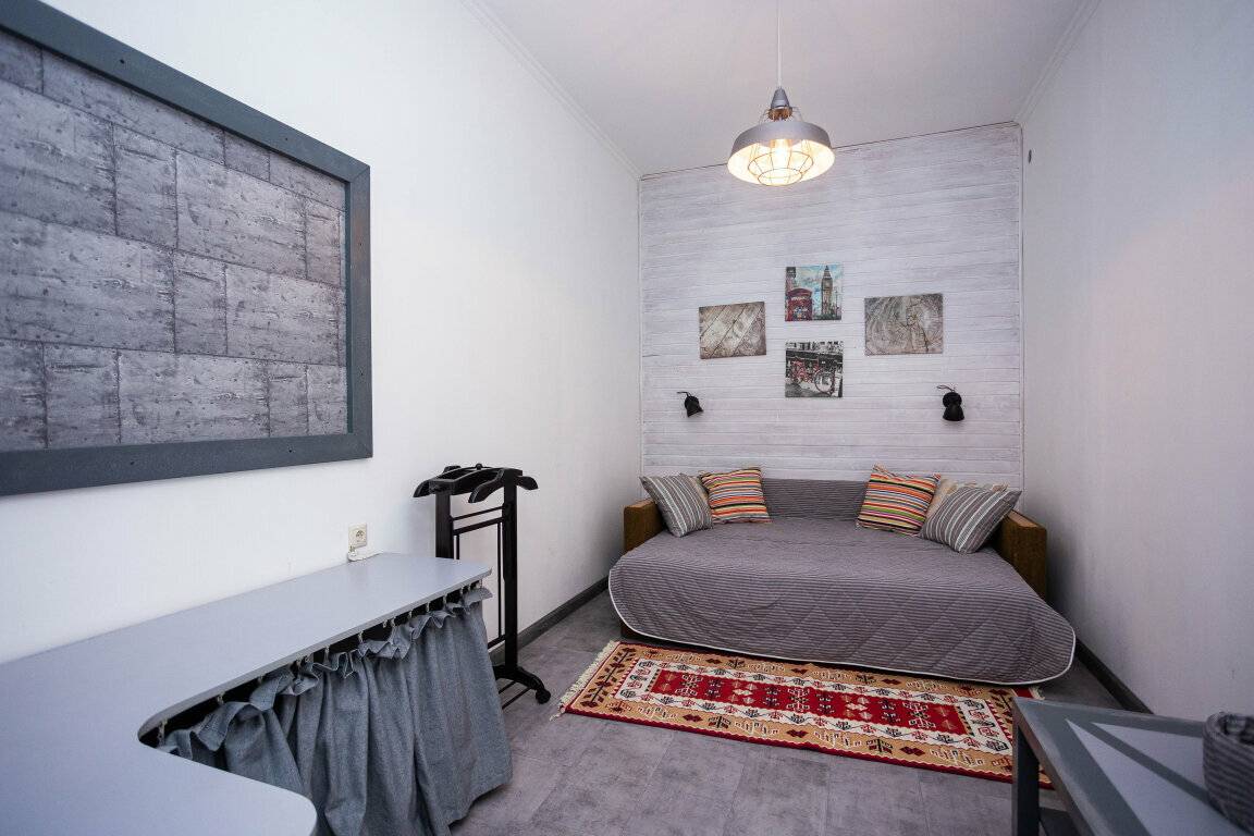 Фотографии номера Двухместный номер Делюкс с 1 кроватью и балконом в Гостинице Серый кот Геленджик